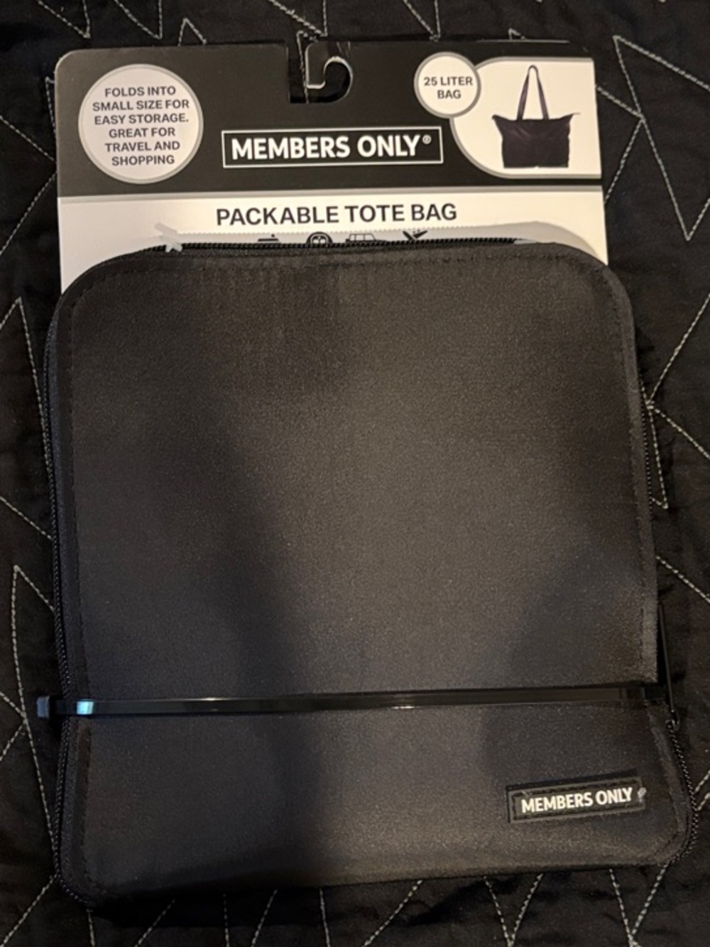 NWT Members Only Packable Tote in black zip inside pocket